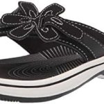 Clarks womens Brinkley Flora Flip-Flop